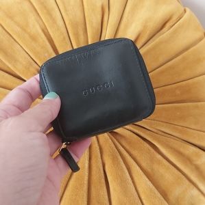 BLACK GUCCI COIN POUCH AMAZING SHAPE GORGEOUS FOR YOUR CHANGE